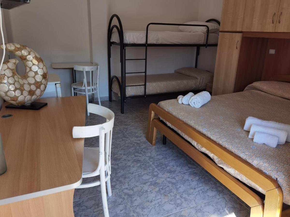スカレア Rosy House Bed & Breakfast エクステリア 写真
