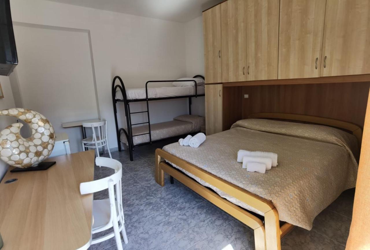 スカレア Rosy House Bed & Breakfast エクステリア 写真