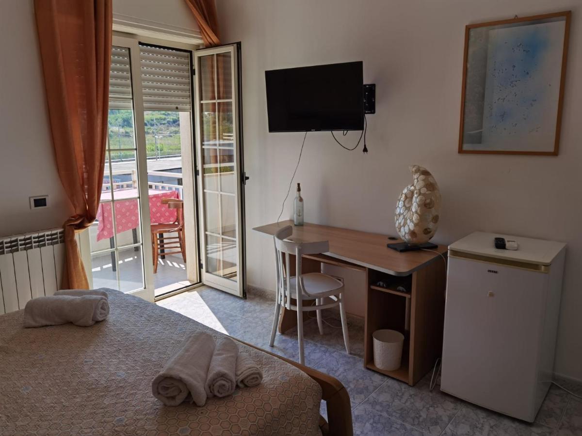 スカレア Rosy House Bed & Breakfast エクステリア 写真